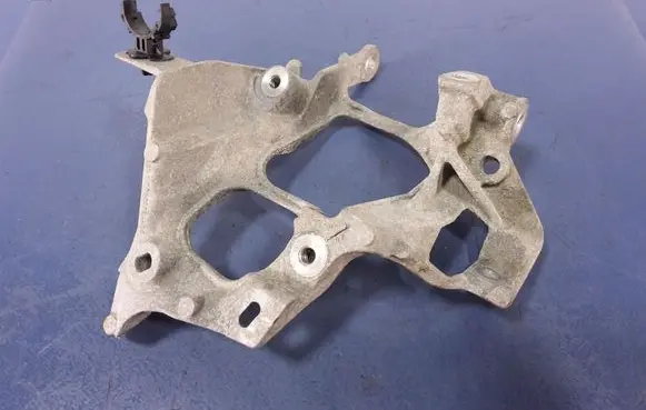 Citroen C4 II Picasso Gearbox mounting bracket 9802004480