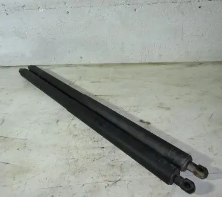 Opel Insignia A Shock absorber/damper mounting bracket 13441810