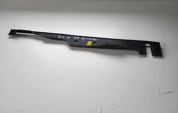 Audi A5 Fender end trim 