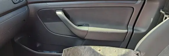 Volkswagen Golf V Front door card panel trim 