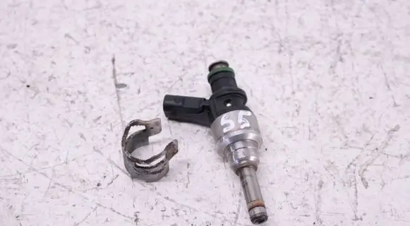 Audi Q5 SQ5 Fuel injector 06E036P 104390520