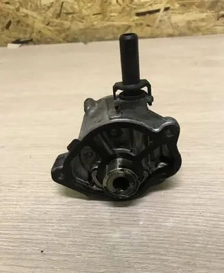 Mercedes-Benz E W212 Vacuum pump A6512300165