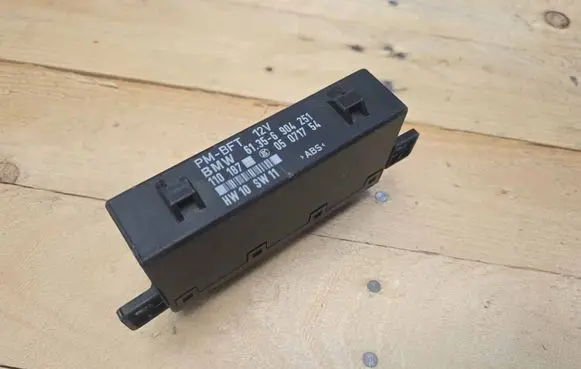 BMW 5 E39 Door control unit/module 6904251