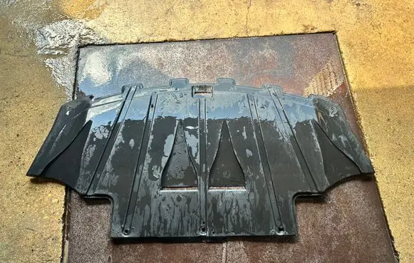 Audi A6 S6 C4 4A Engine splash shield/under tray 4A0863821 4A0863821AL