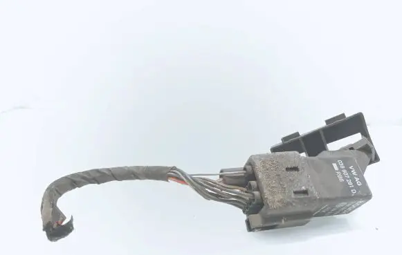 Glow plug pre-heat relay