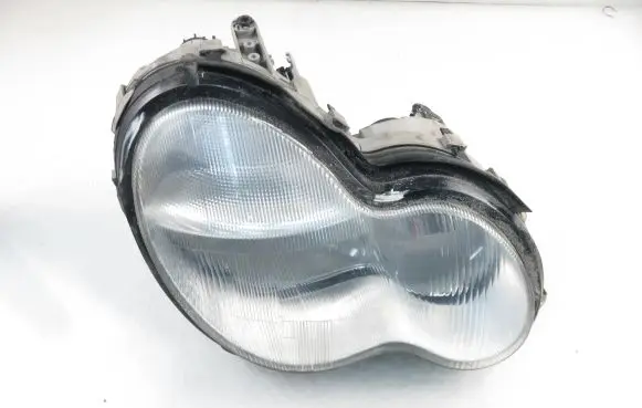 Mercedes-Benz C AMG W203 Headlight/headlamp 2038200861 0301166602