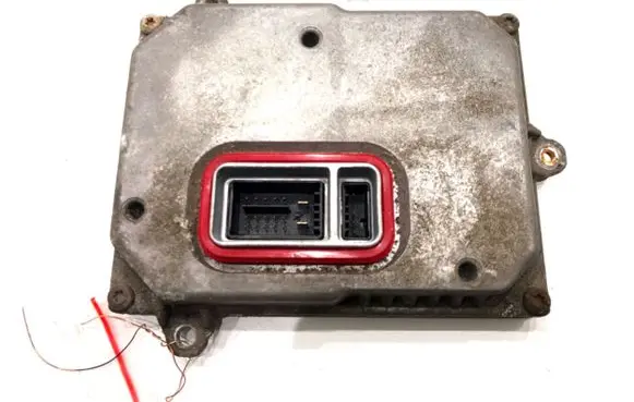 Audi A4 S4 B7 8E 8H Voltage converter/converter module 1307329115