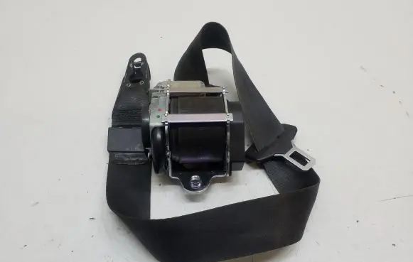 Skoda Superb B6 (3T) Front seatbelt 615479200 008R000