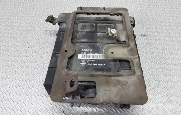 Volkswagen Golf III Engine control unit/module 0261200750 030906026K