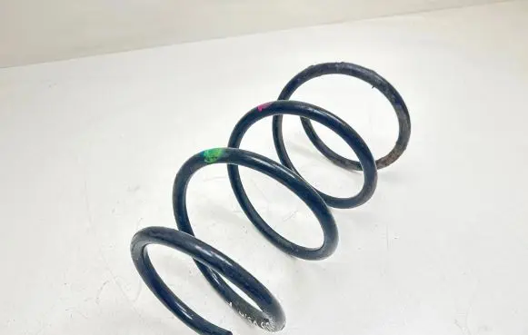 Toyota Avensis T250 Front coil spring