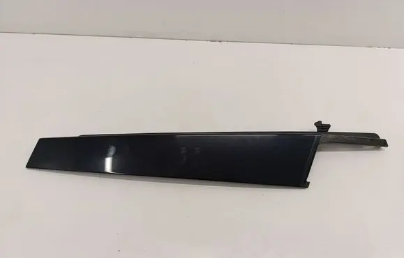 BMW 2 F46 Front door glass trim molding 7316730