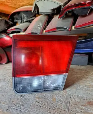 Mazda 626 Tailgate rear/tail lights 0431397R 0431397