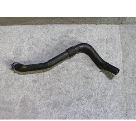 Volkswagen Touareg II Engine coolant pipe/hose 7N0122109C