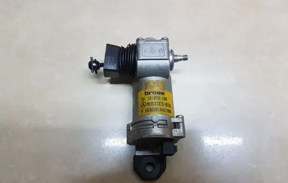 Mercedes-Benz ML W163 Vent window/glass motor A1638201442 101033104
