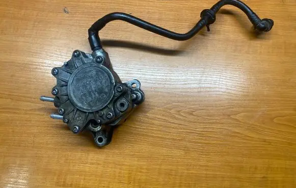 Volkswagen PASSAT B6 Vacuum pump 03G145209C V53006 120207B