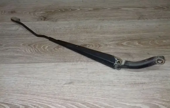 Volvo V70 Front wiper blade arm 182356 8624266