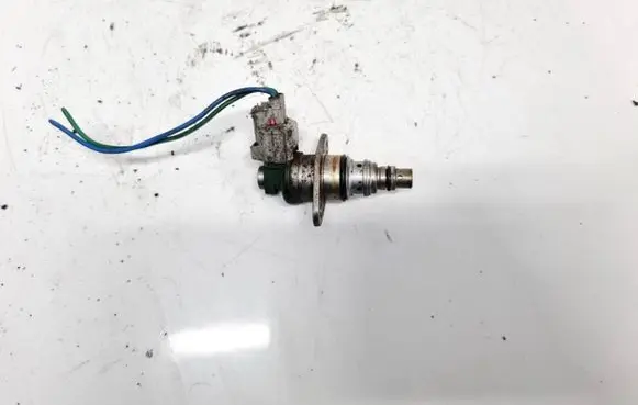 Toyota Avensis T220 Fuel pressure sensor 