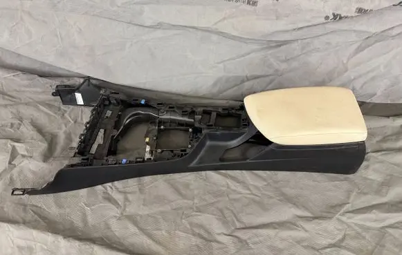 BMW 2 F22 F23 Armrest 