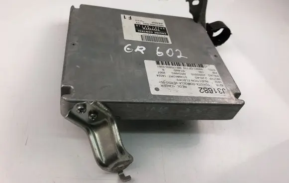 Toyota Corolla Verso AR10 Engine control unit/module 896610F110