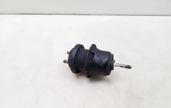 Subaru Outback Engine mount bracket