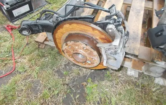 Nissan Qashqai Front brake caliper