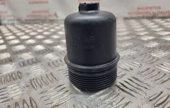 Volkswagen PASSAT B6 Oil filter cover 02E305047A