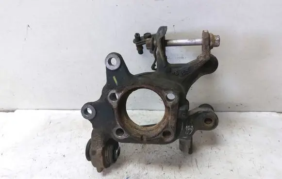 Toyota Avensis T270 Rear wheel hub spindle/knuckle