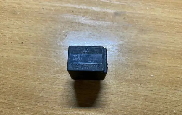 Mercedes-Benz A W168 Other relay 0025421119 C2999