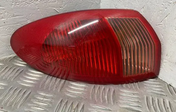 Alfa Romeo 147 Rear/tail lights 46556349 03322010 B032