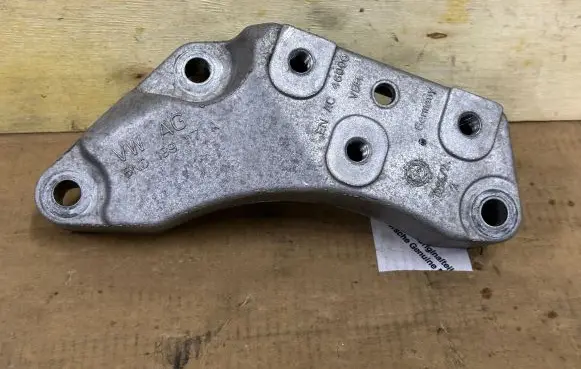 Audi Q3 8U Gearbox mounting bracket 5N0199117A