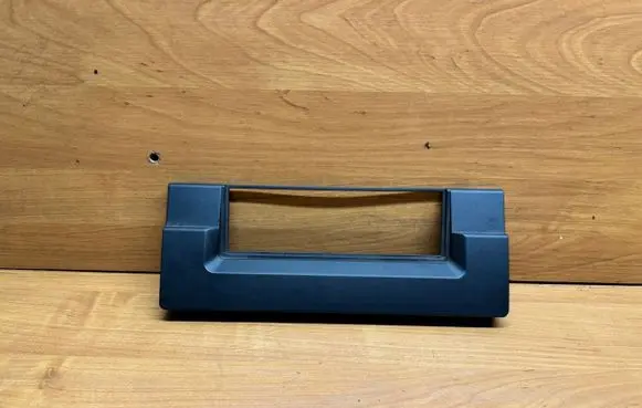 BMW 5 E39 Radio/GPS head unit trim 28102006