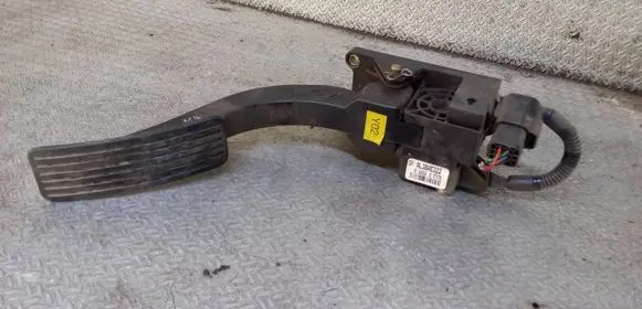 KIA Sorento Accelerator throttle pedal AL3BAE322