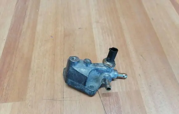 Mercedes-Benz Sprinter W901 W902 W903 W904 Fuel temperature sensor 6110700340 A6110700340 0824121051