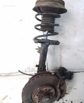 Mercedes-Benz C W203 Front wheel hub spindle knuckle A2033204130 824904553994
