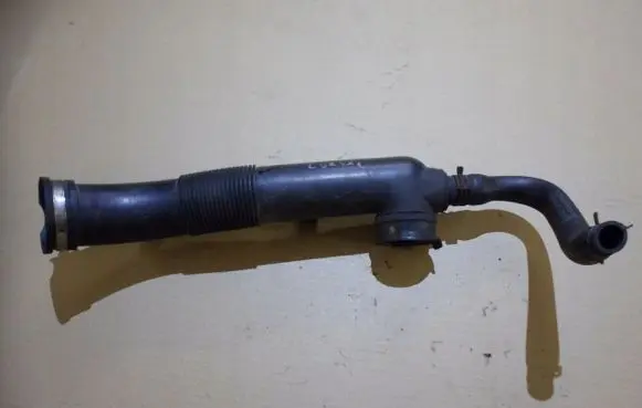 Opel Corsa C Air intake hose/pipe