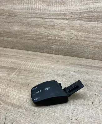 Ford Focus Multifunctional control switch/knob 758710