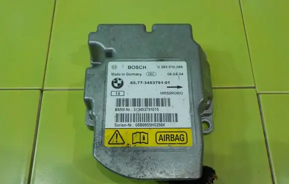 BMW X3 E83 Airbag control unit/module 0285010086 ZP89