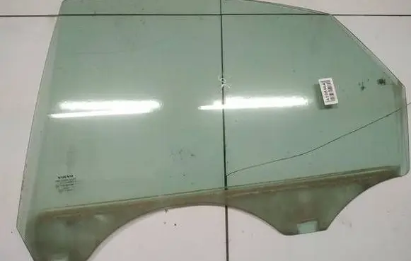 Volvo S40 Rear door window glass as2