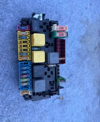 Mercedes-Benz B W246 W242 Fuse module A2469067100