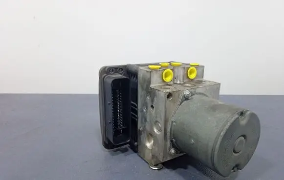 BMW 6 F12 F13 ABS Pump 6852808