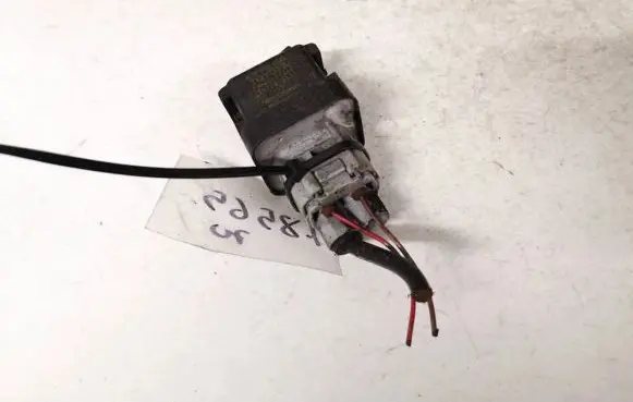 Toyota Avensis T250 Glow plug pre-heat relay 2861067010 28610-67010