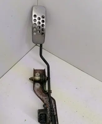 Nissan X-Trail T30 Accelerator throttle pedal 18919AM810