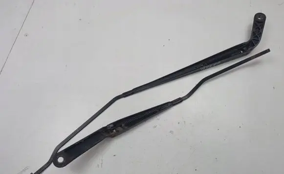 Peugeot 206 Front wiper blade arm