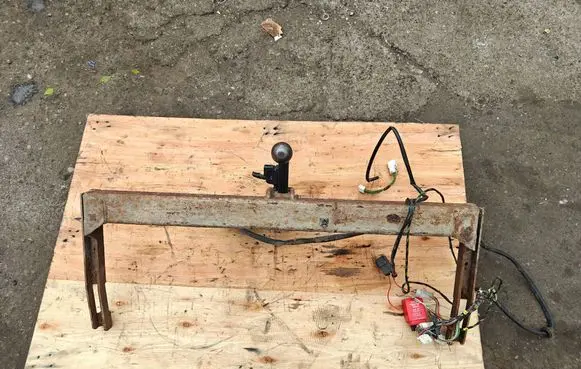 Toyota Corolla Verso E121 Tow bar set 