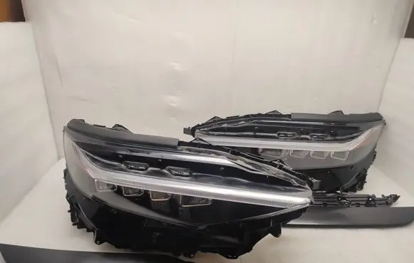 Toyota bZ4X Headlights/headlamps set 