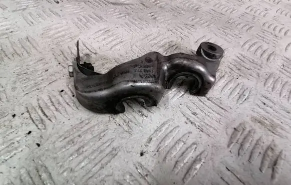 Peugeot 508 Gear shift cable bracket 9685402980