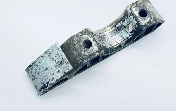 Audi Q7 4L Sway bar bush bracket, front 7L0411063B