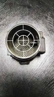 Land Rover Discovery Mass air flow meter MHK100620