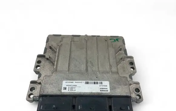 Renault Captur Engine control unit/module ECU 237107362S 237107363S