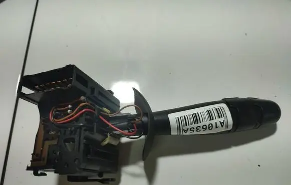 Renault Laguna II Wiper control stalk 8200012245